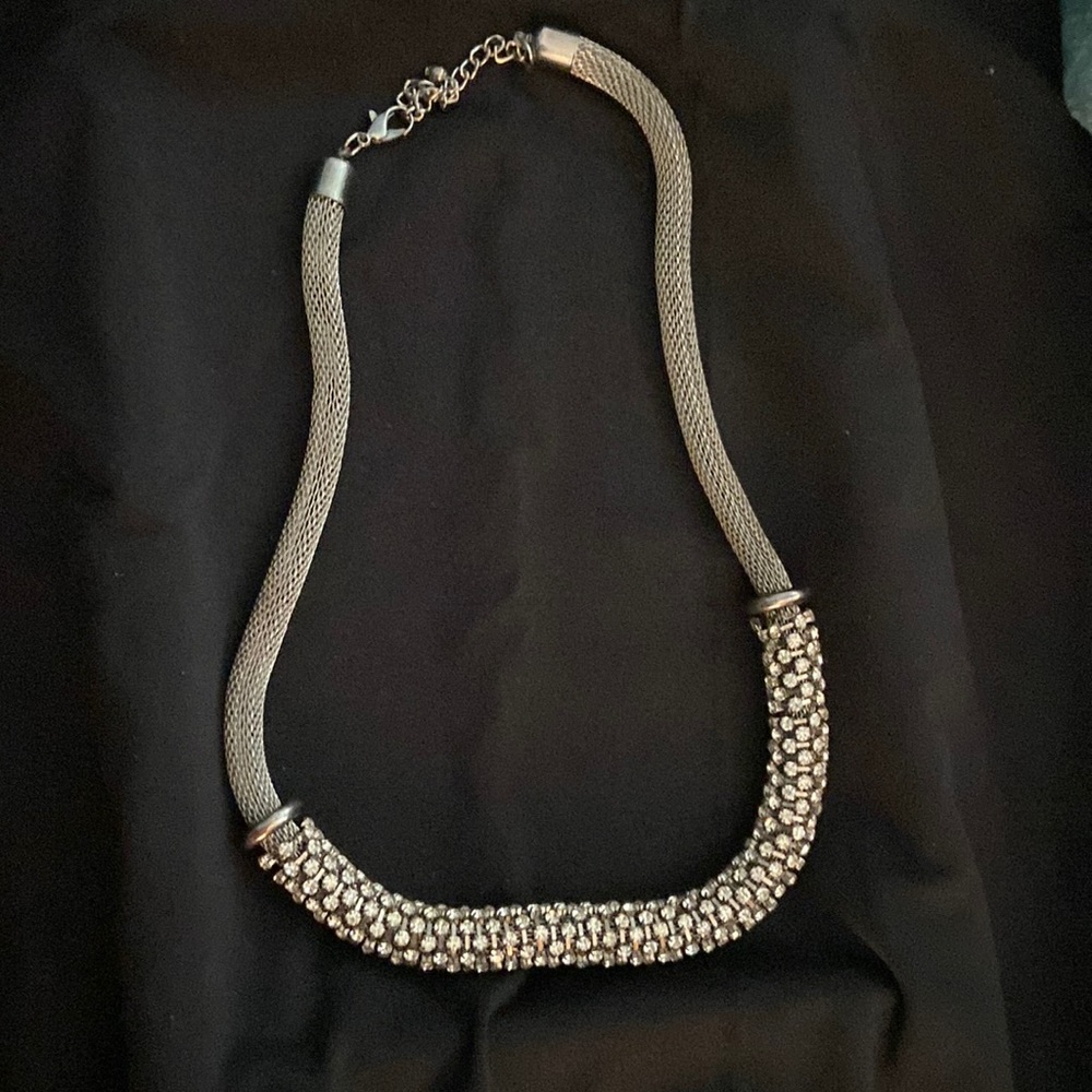 Beautiful Rhinestond Barrel Statement Necklace